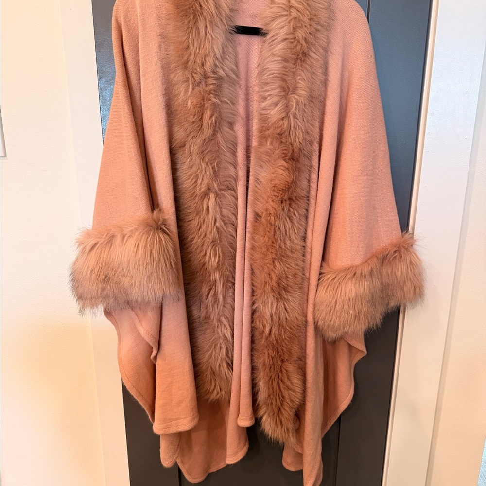 Elegant Faux Fur Trimmed Women's Sweater - Pink